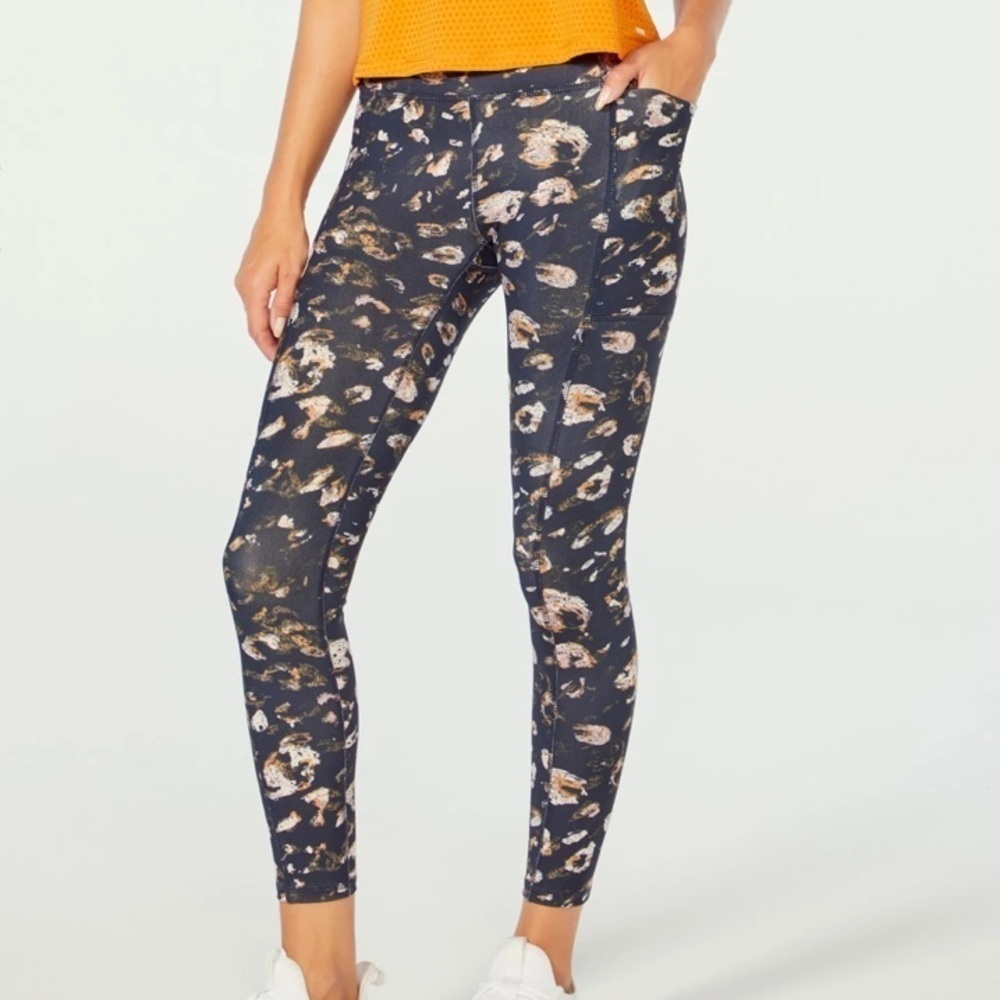 Marika leopard print leggings with pockets on legs, new, small